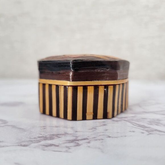 Bamboo Tropical Octagon Trinket Jewelry Box - Picture 9 of 16